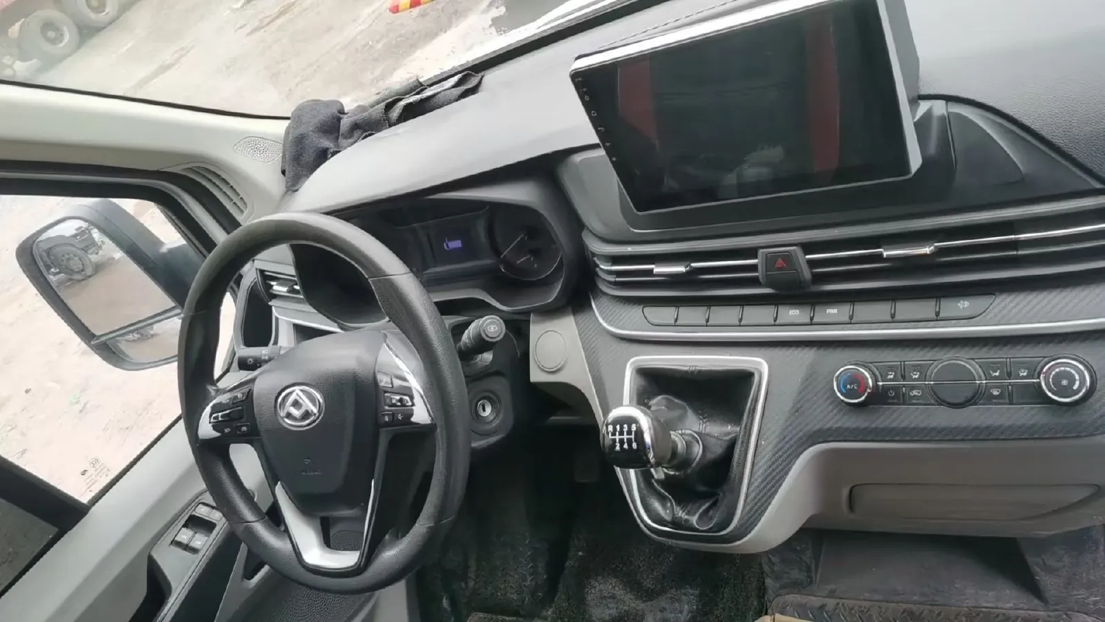 2020 MAXUS XinTu V90 2.0T 148HP L4 6MT,autocango,china used car exporter,china ev exporter,chinese used car exporter,chinese used ev exporter