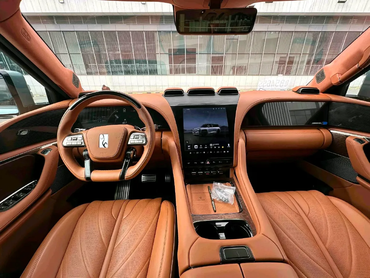 2024 YangWang U8 2.0T 272HP L4 REEV 49.05KWH,autocango,china used car exporter,china ev exporter,chinese used car exporter,chinese used ev exporter