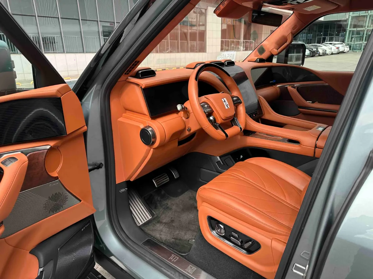 2024 YangWang U8 2.0T 272HP L4 REEV 49.05KWH,autocango,china used car exporter,china ev exporter,chinese used car exporter,chinese used ev exporter