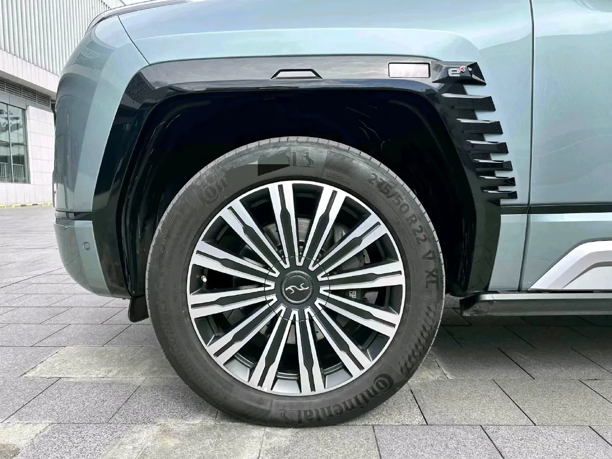 2024 YangWang U8 2.0T 272HP L4 REEV 49.05KWH,autocango,china used car exporter,china ev exporter,chinese used car exporter,chinese used ev exporter