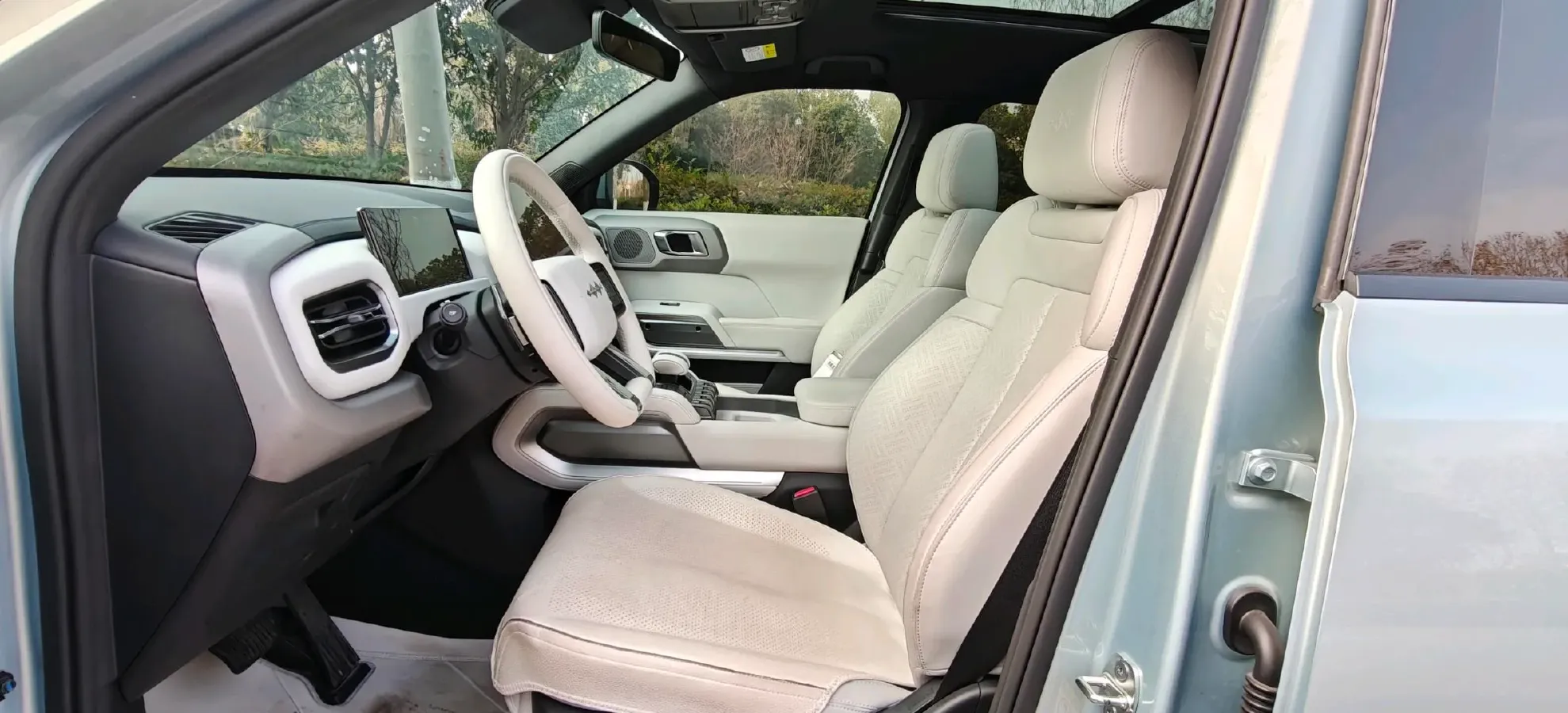 2025 FangChengBao Tai 3 BEV,autocango,china used car exporter,china ev exporter,chinese used car exporter,chinese used ev exporter