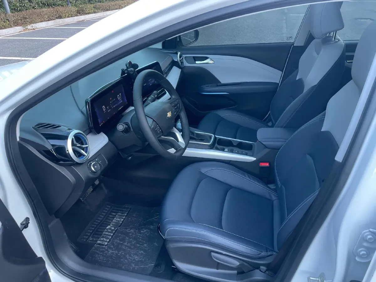 2023 Chevrolet Monza 1.5L 113HP L4 6DCT,autocango,china used car exporter,china ev exporter,chinese used car exporter,chinese used ev exporter