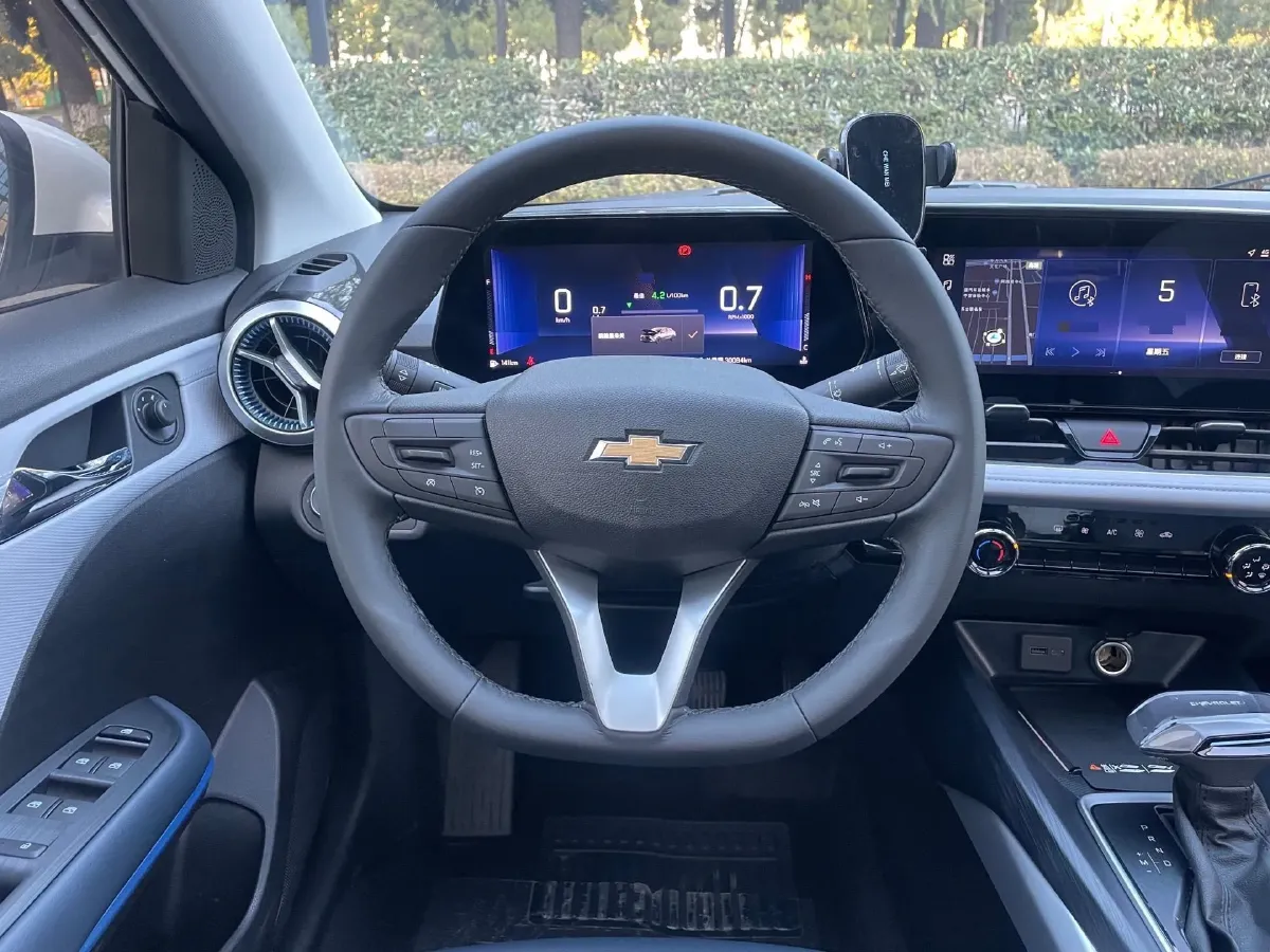 2023 Chevrolet Monza 1.5L 113HP L4 6DCT,autocango,china used car exporter,china ev exporter,chinese used car exporter,chinese used ev exporter