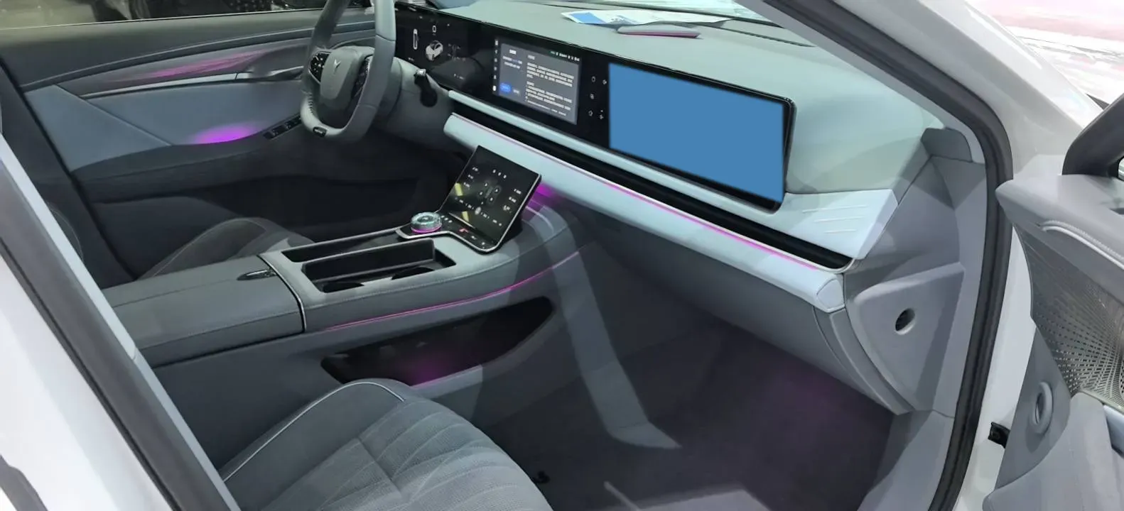 2023 Voyah ZhuiGuang BEV 82.11KWH,autocango,china used car exporter,china ev exporter,chinese used car exporter,chinese used ev exporter