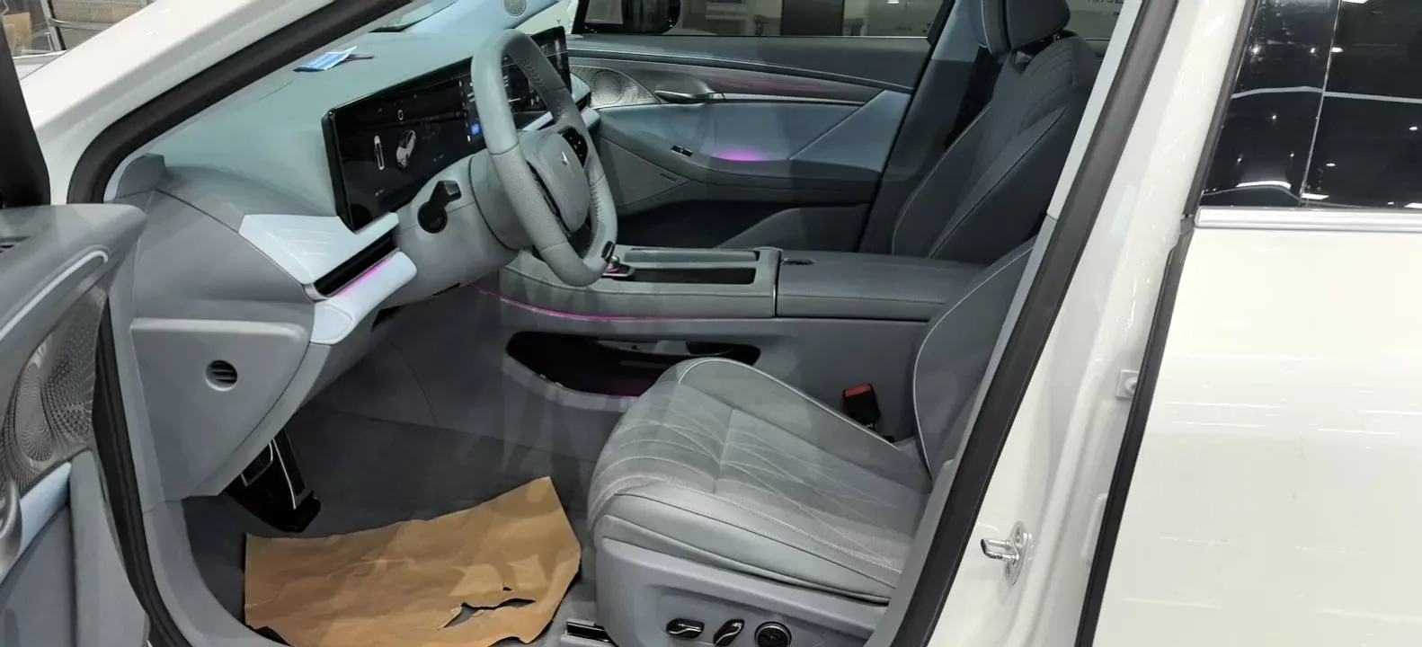 2023 Voyah ZhuiGuang BEV 82.11KWH,autocango,china used car exporter,china ev exporter,chinese used car exporter,chinese used ev exporter