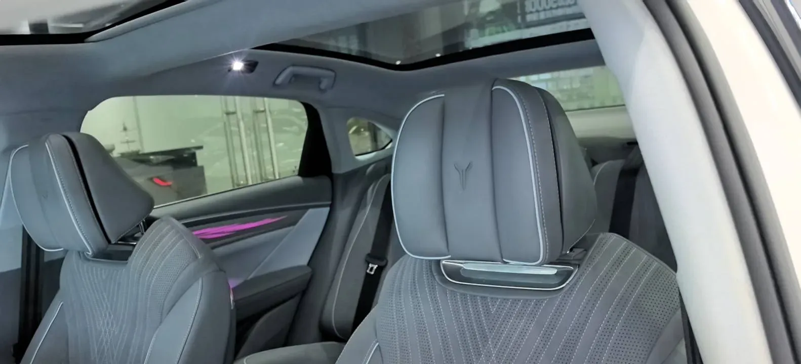 2023 Voyah ZhuiGuang BEV 82.11KWH,autocango,china used car exporter,china ev exporter,chinese used car exporter,chinese used ev exporter