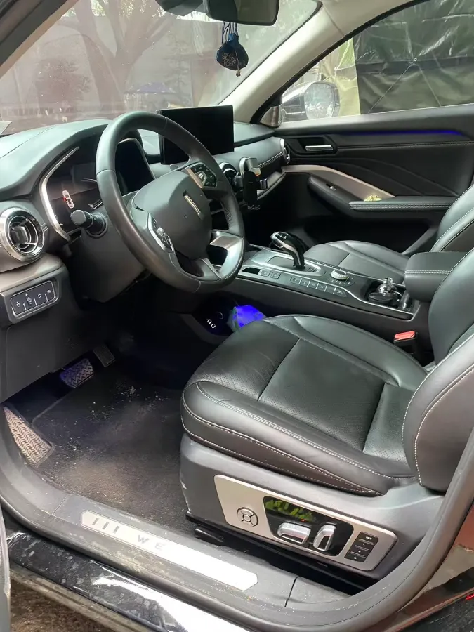 2021 WEY VV6 2.0T 227HP L4 7DCT,autocango,china used car exporter,china ev exporter,chinese used car exporter,chinese used ev exporter