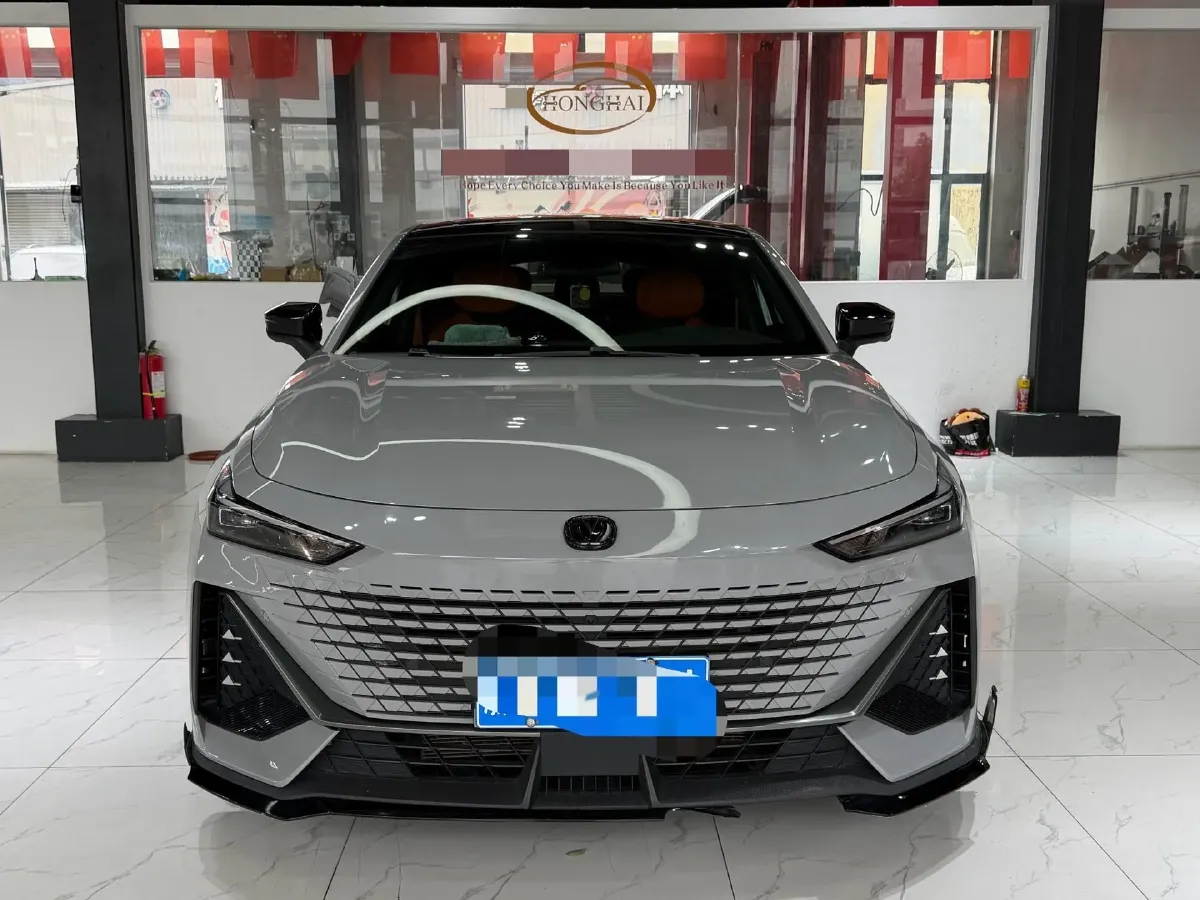 2022 ChangAn UNI-V 1.5T 188HP L4 7DCT,autocango,china used car exporter,china ev exporter,chinese used car exporter,chinese used ev exporter