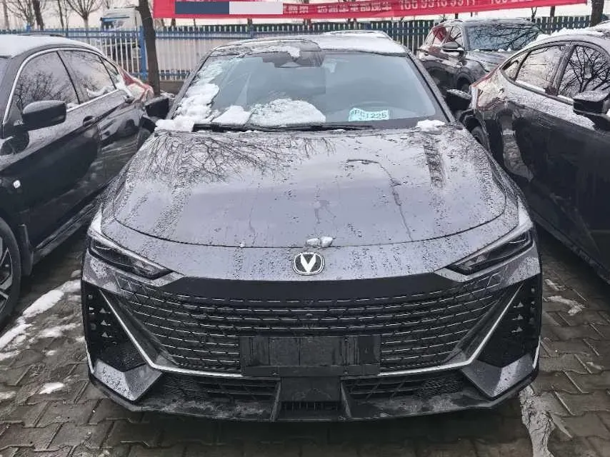 2023 ChangAn UNI-V 1.5T 188HP L4 7DCT,autocango,china used car exporter,china ev exporter,chinese used car exporter,chinese used ev exporter