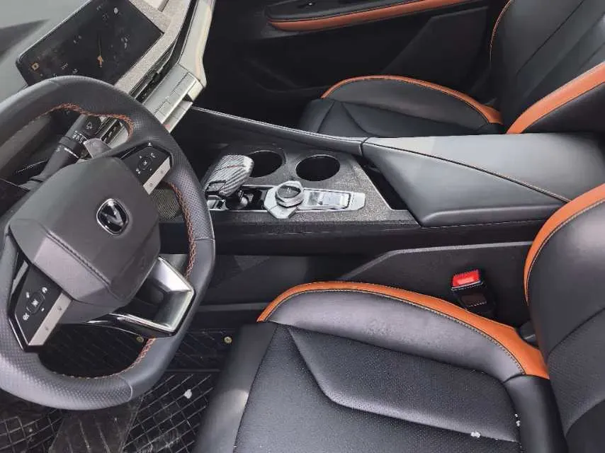 2023 ChangAn UNI-V 1.5T 188HP L4 7DCT,autocango,china used car exporter,china ev exporter,chinese used car exporter,chinese used ev exporter