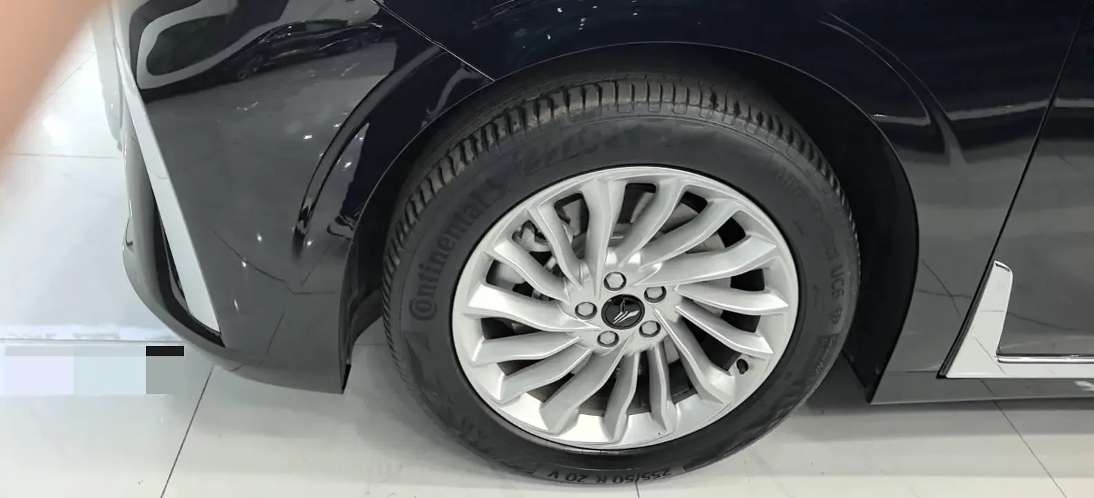 2024 Voyah Dream 1.5T 150HP L4 PHEV 43KWH,autocango,china used car exporter,china ev exporter,chinese used car exporter,chinese used ev exporter