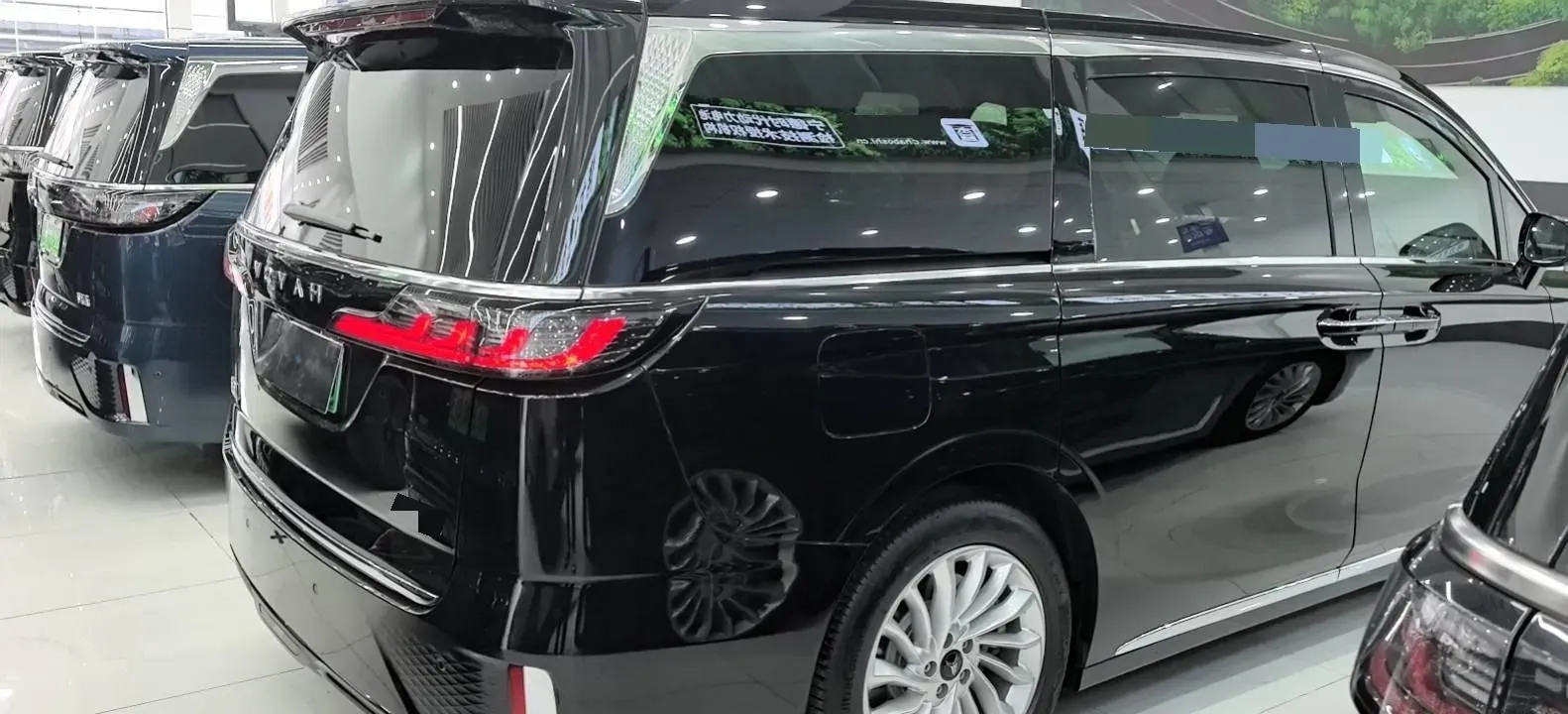 2024 Voyah Dream 1.5T 150HP L4 PHEV 43KWH,autocango,china used car exporter,china ev exporter,chinese used car exporter,chinese used ev exporter