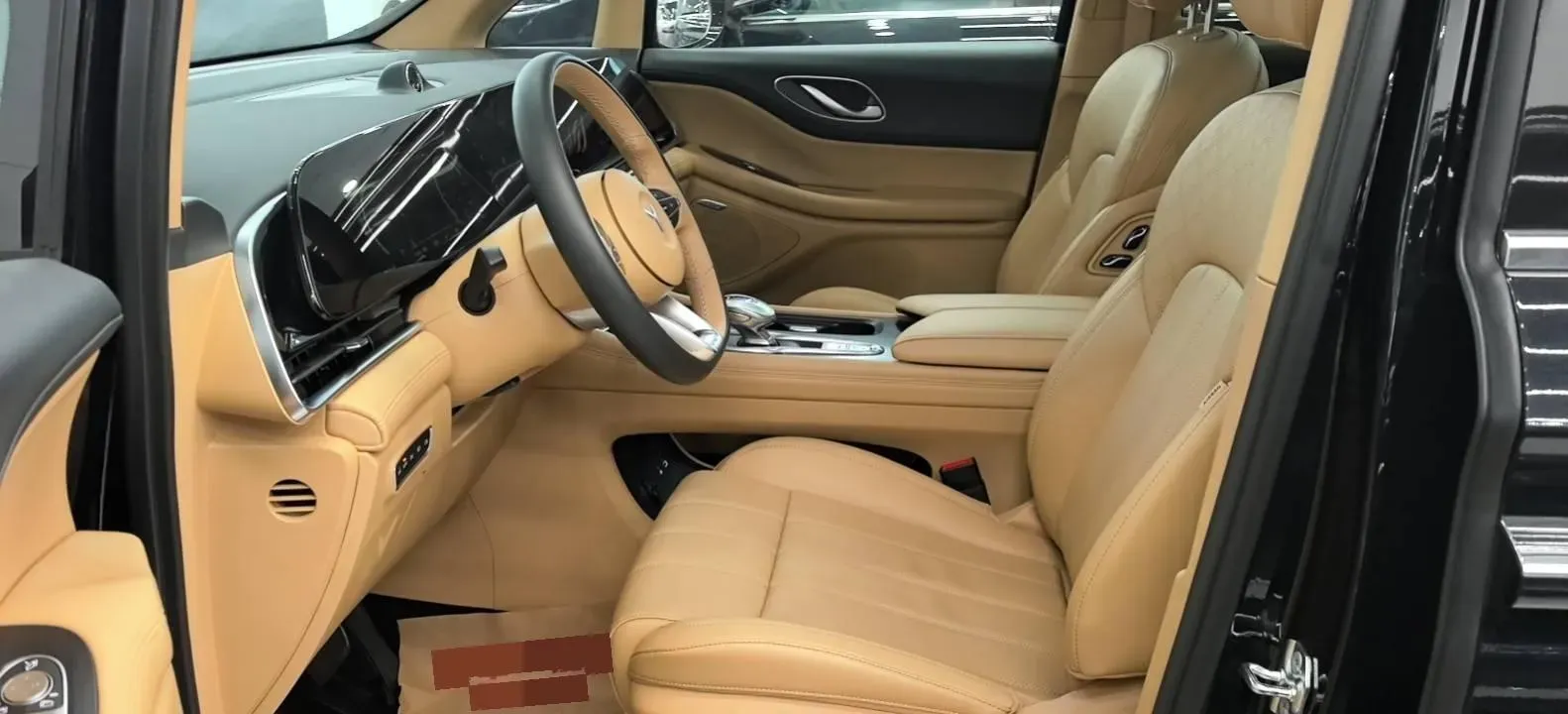 2024 Voyah Dream 1.5T 150HP L4 PHEV 43KWH,autocango,china used car exporter,china ev exporter,chinese used car exporter,chinese used ev exporter