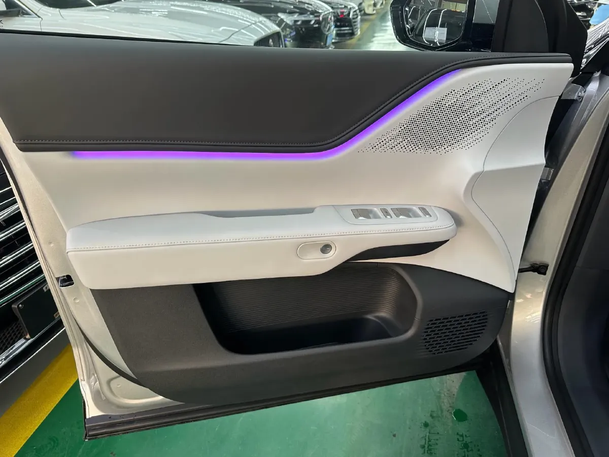 2025 Xpeng G6 BEV 68.5KWH,autocango,china used car exporter,china ev exporter,chinese used car exporter,chinese used ev exporter