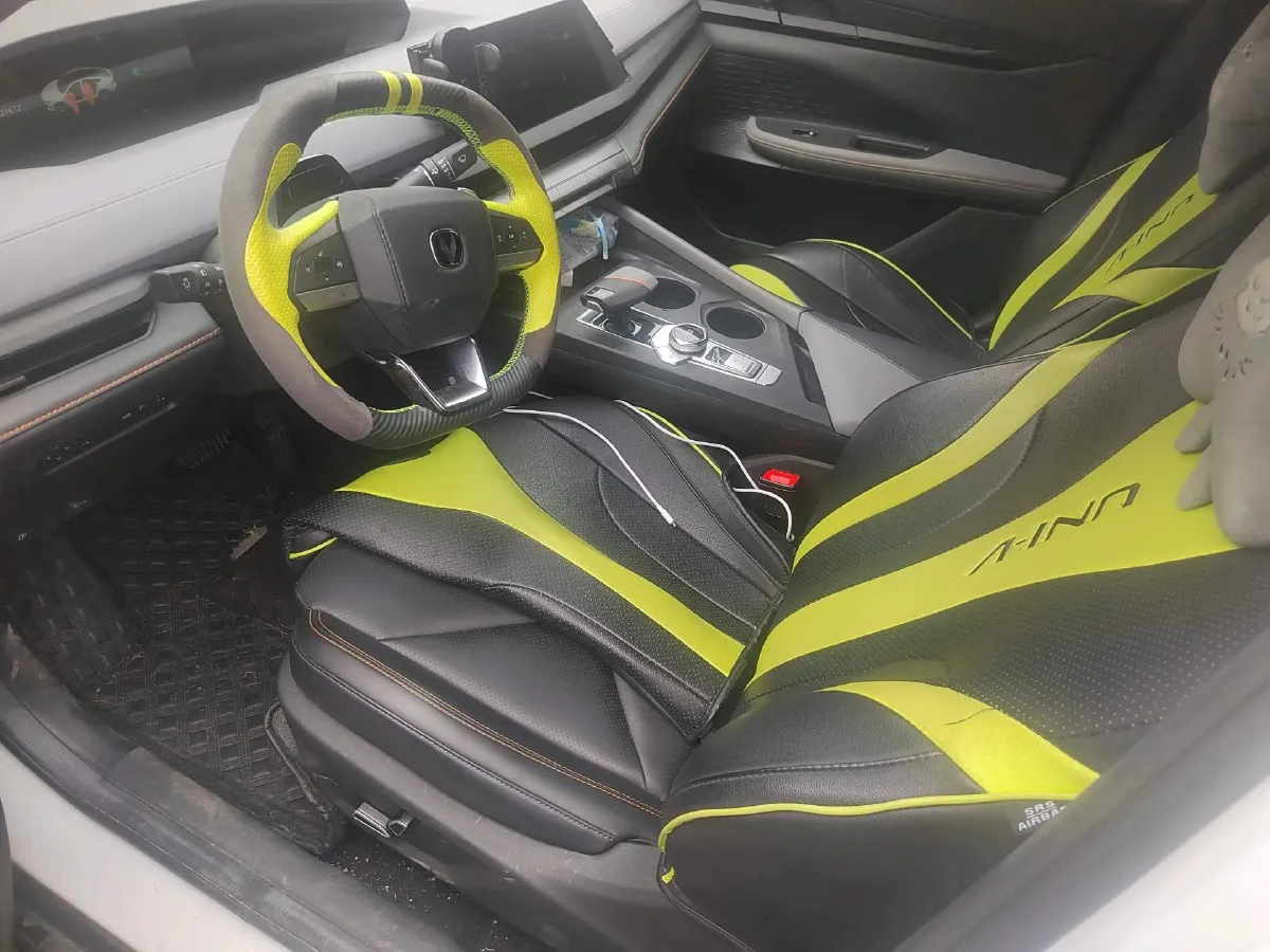 2022 ChangAn UNI-V 1.5T 188HP L4 7DCT,autocango,china used car exporter,china ev exporter,chinese used car exporter,chinese used ev exporter