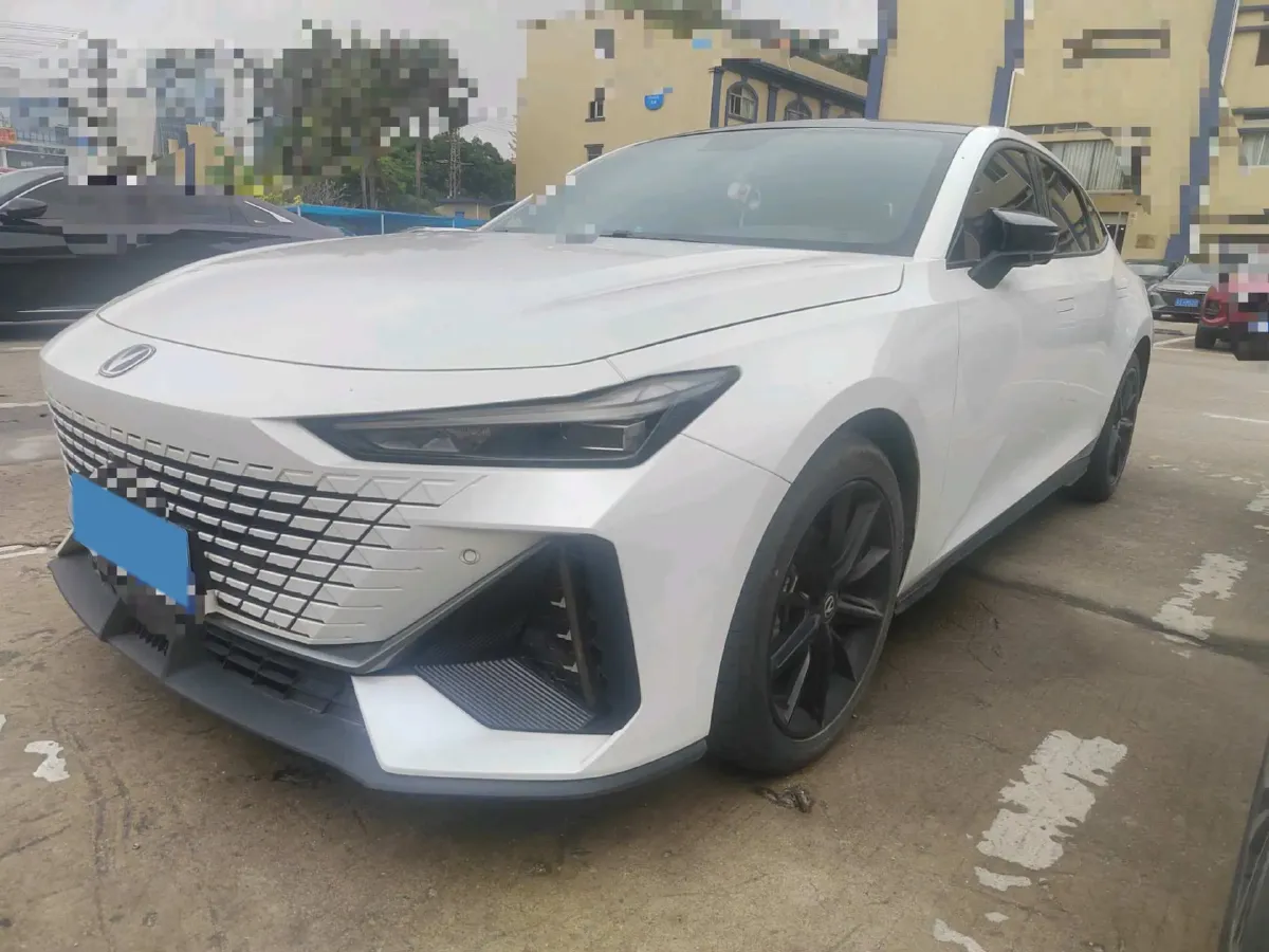 2022 ChangAn UNI-V 1.5T 188HP L4 7DCT,autocango,china used car exporter,china ev exporter,chinese used car exporter,chinese used ev exporter