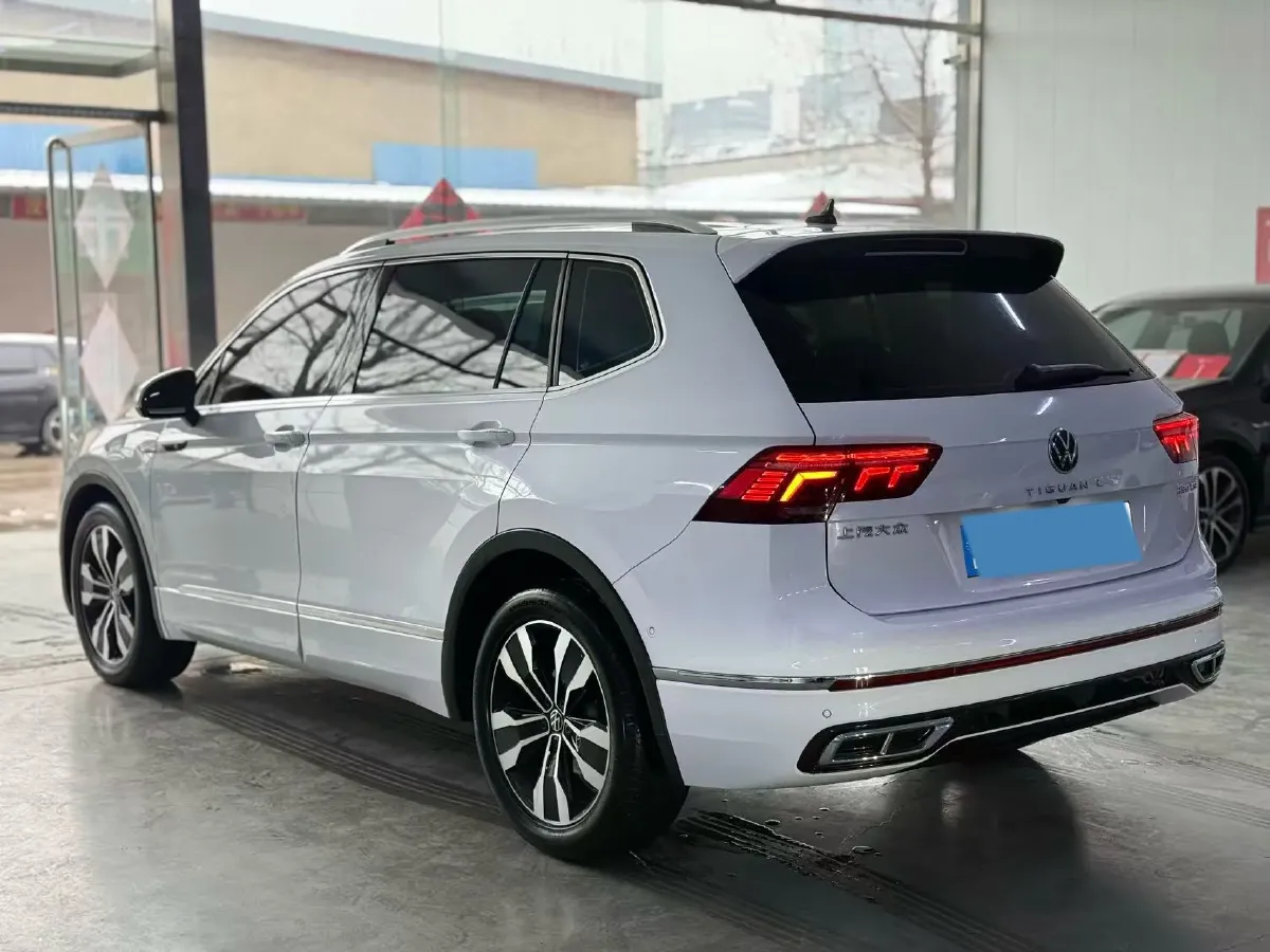 2023 Volkswagen Tiguan L 2.0T 186HP L4 7DCT,autocango,china used car exporter,china ev exporter,chinese used car exporter,chinese used ev exporter