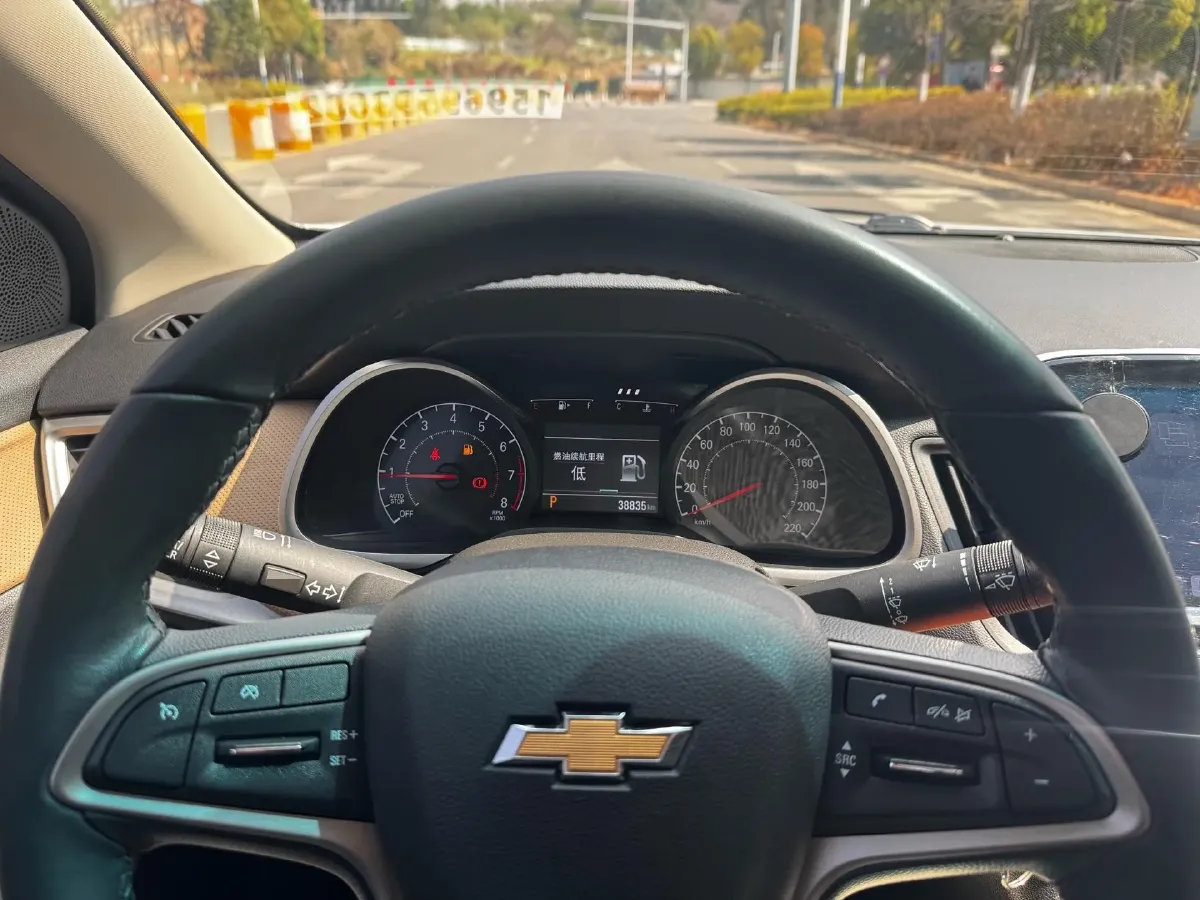 2022 Chevrolet Monza 1.5L 113HP L4 6AT,autocango,china used car exporter,china ev exporter,chinese used car exporter,chinese used ev exporter