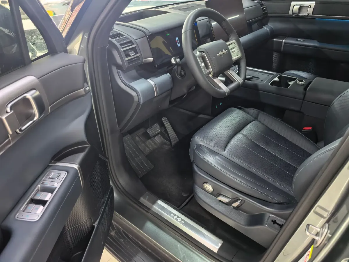 2025 FangChengBao Tai 7 1.5T 156HP L4 E-CVT PHEV,autocango,china used car exporter,china ev exporter,chinese used car exporter,chinese used ev exporter