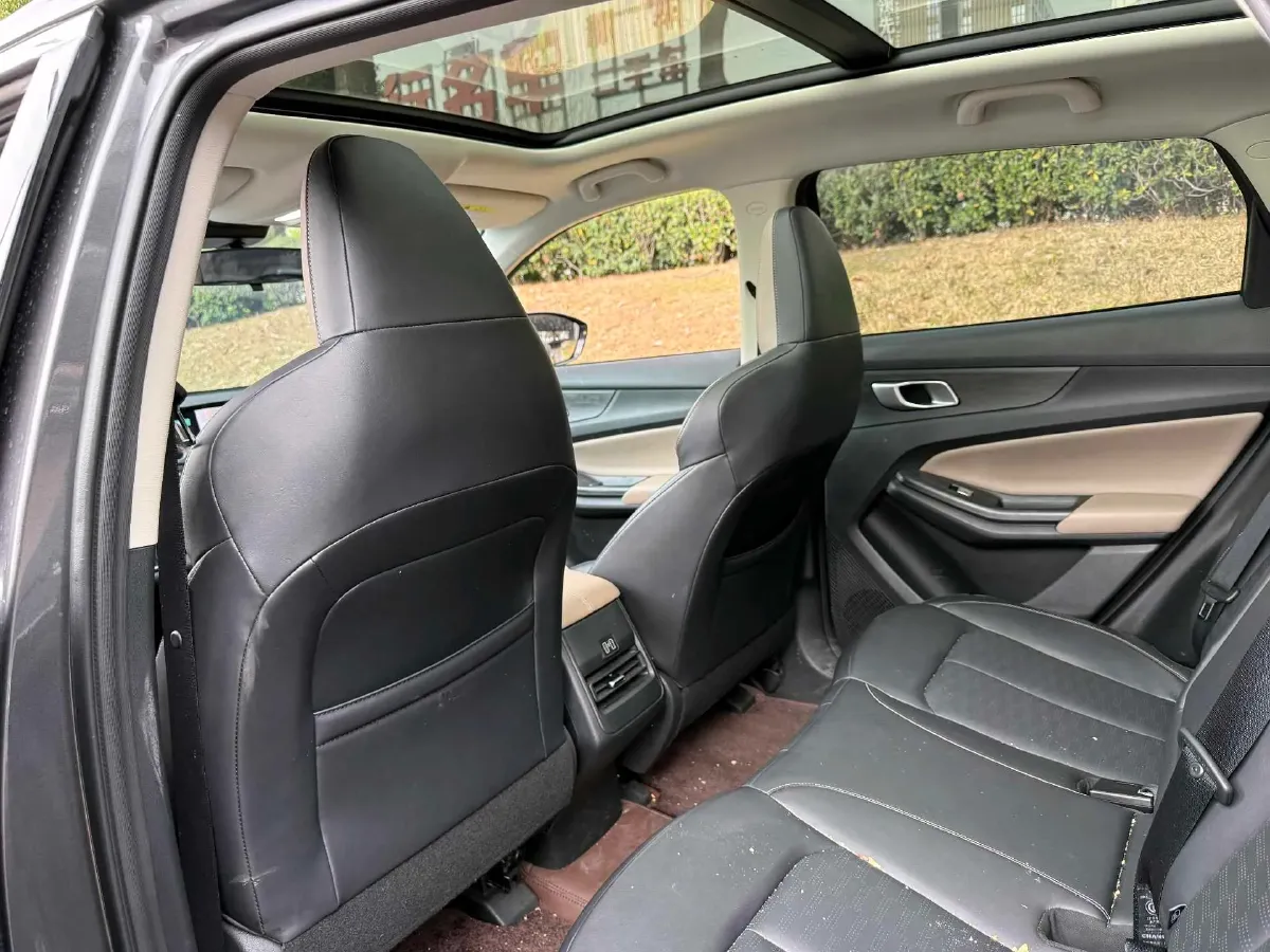 2022 ChangAn UNI-V 1.5T 188HP L4 7DCT,autocango,china used car exporter,china ev exporter,chinese used car exporter,chinese used ev exporter