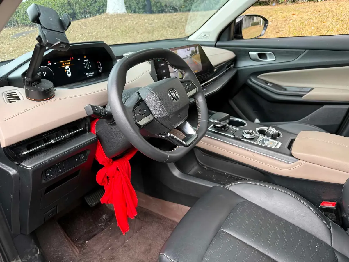 2022 ChangAn UNI-V 1.5T 188HP L4 7DCT,autocango,china used car exporter,china ev exporter,chinese used car exporter,chinese used ev exporter