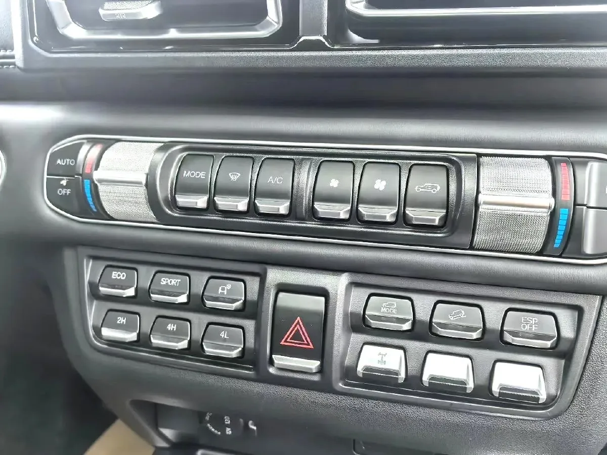 2024 212 212 T01 2.0T 252HP L4 8AT,autocango,china used car exporter,china ev exporter,chinese used car exporter,chinese used ev exporter