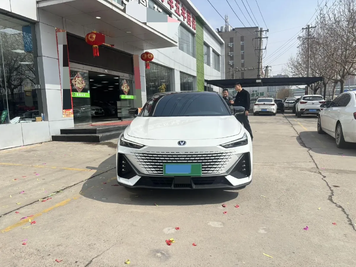 2023 ChangAn UNI-V 1.5T 188HP L4 7DCT,autocango,china used car exporter,china ev exporter,chinese used car exporter,chinese used ev exporter