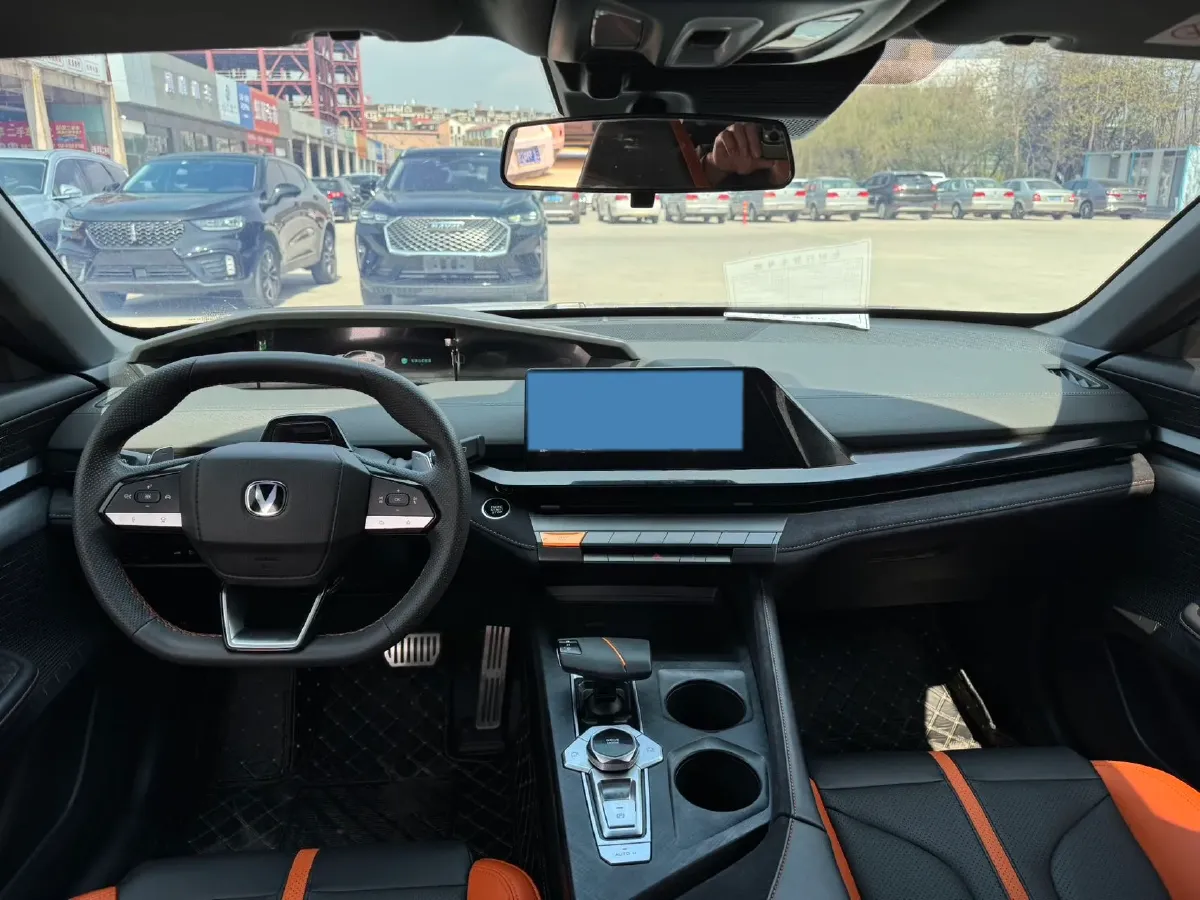 2023 ChangAn UNI-V 1.5T 188HP L4 7DCT,autocango,china used car exporter,china ev exporter,chinese used car exporter,chinese used ev exporter