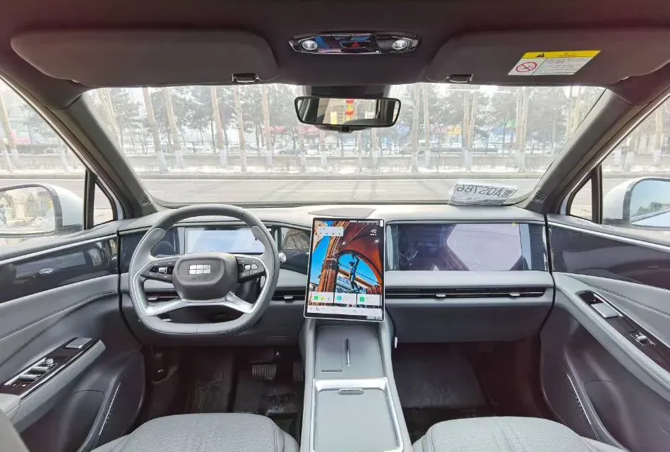 2025 Geely Galaxy L7 1.5L 112HP L4 1DHT PHEV 18.4KWH,autocango,china used car exporter,china ev exporter,chinese used car exporter,chinese used ev exporter