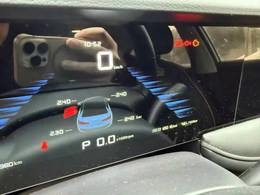 2023 Roewe i5 1.5L 129HP L4 CVT,autocango,china used car exporter,china ev exporter,chinese used car exporter,chinese used ev exporter