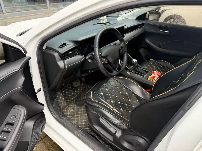 2023 Roewe i5 1.5L 129HP L4 CVT,autocango,china used car exporter,china ev exporter,chinese used car exporter,chinese used ev exporter