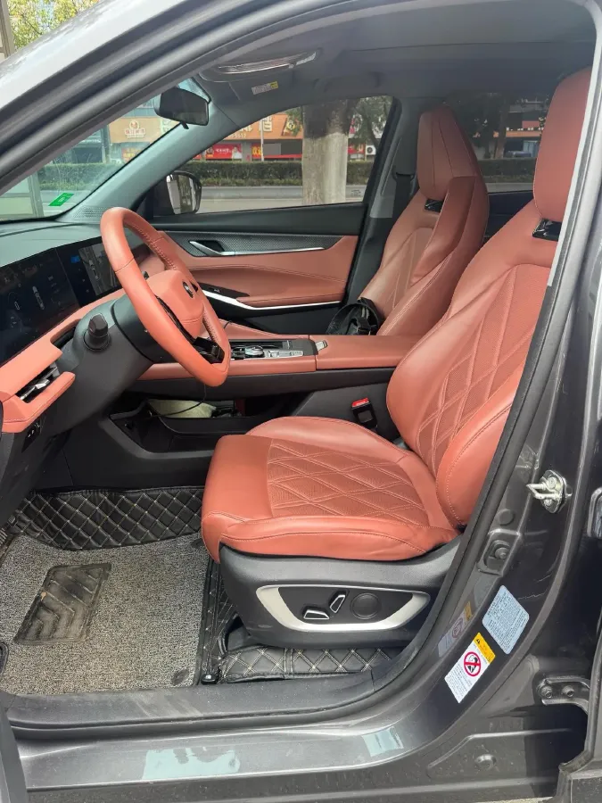 2023 ChangAn CS75 Plus 1.5T 188HP L4 8AT,autocango,china used car exporter,china ev exporter,chinese used car exporter,chinese used ev exporter