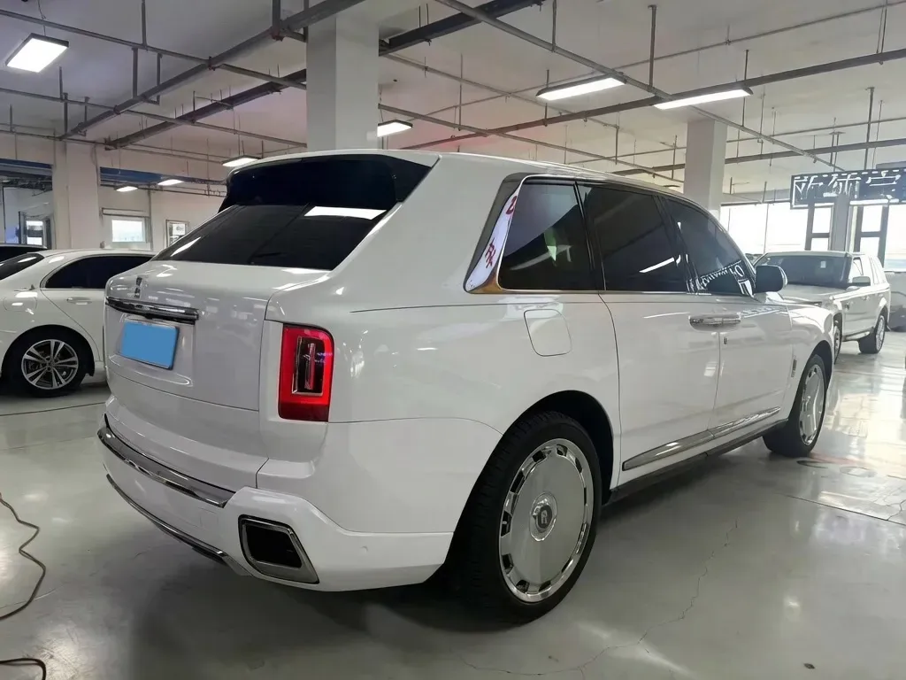 2018 Rolls-Royce Cullinan 6.7T 571HP V12 8AT,autocango,china used car exporter,china ev exporter,chinese used car exporter,chinese used ev exporter