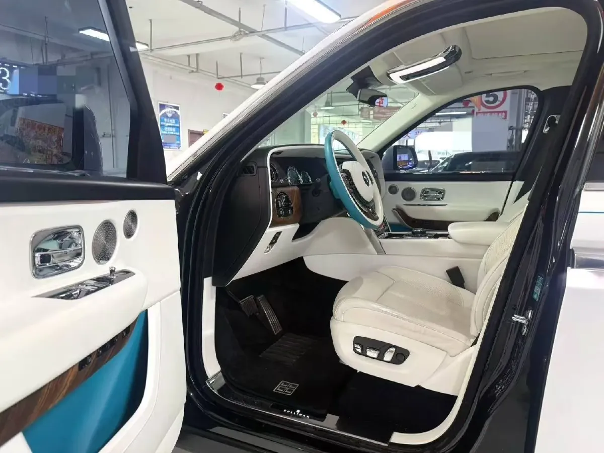 2018 Rolls-Royce Cullinan 6.7T 571HP V12 8AT,autocango,china used car exporter,china ev exporter,chinese used car exporter,chinese used ev exporter