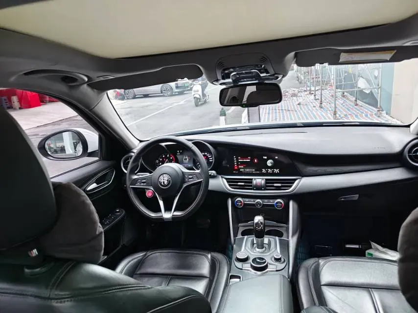 2017 Toyota Highlander 2.0T 220HP L4 6AT,autocango,china used car exporter,china ev exporter,chinese used car exporter,chinese used ev exporter