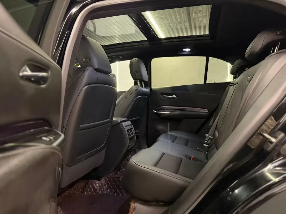 2020 Cadillac XT4 2.0T 241HP L4 9AT,autocango,china used car exporter,china ev exporter,chinese used car exporter,chinese used ev exporter