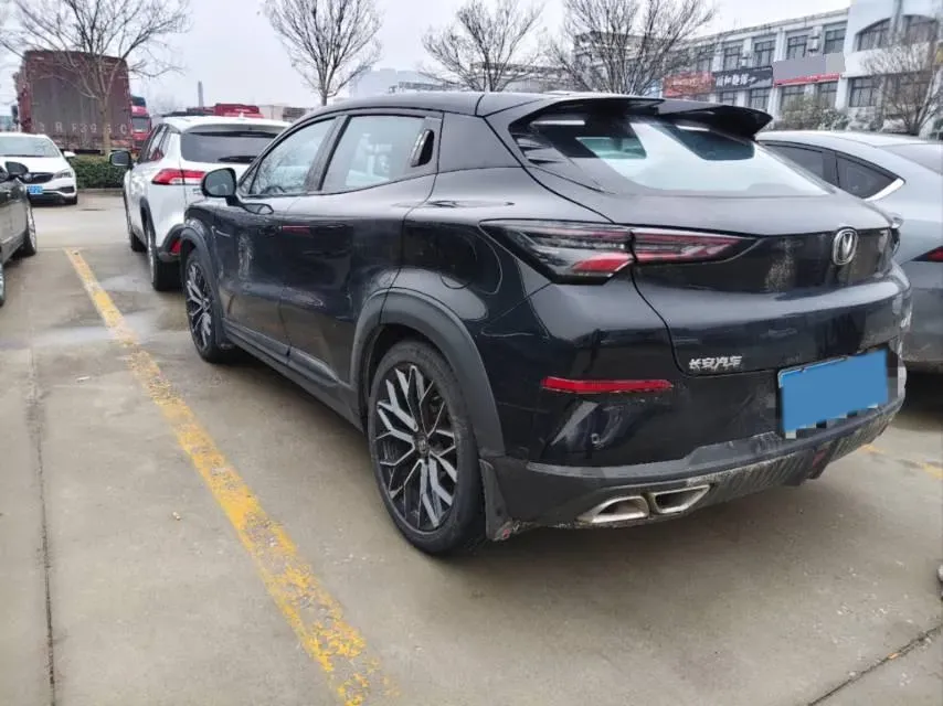 2022 ChangAn UNI-T 1.5T 188HP L4 7DCT,autocango,china used car exporter,china ev exporter,chinese used car exporter,chinese used ev exporter