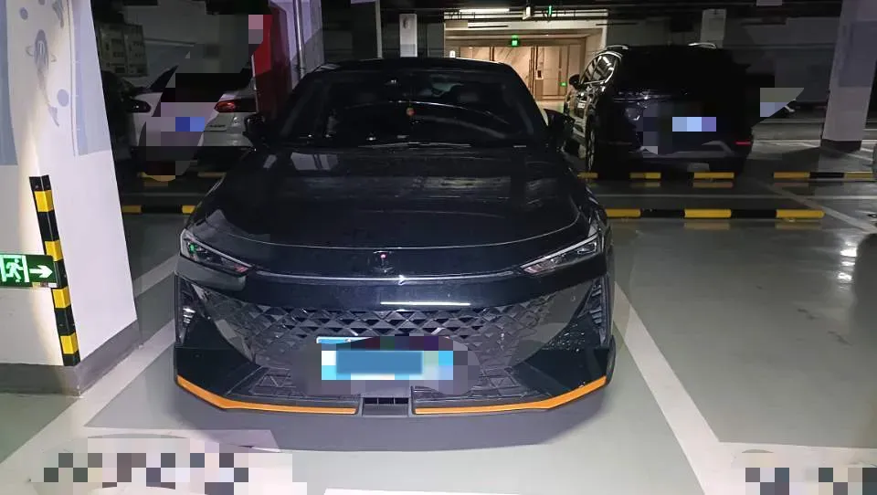 2024 ChangAn UNI-V 1.5T 188HP L4 7DCT,autocango,china used car exporter,china ev exporter,chinese used car exporter,chinese used ev exporter