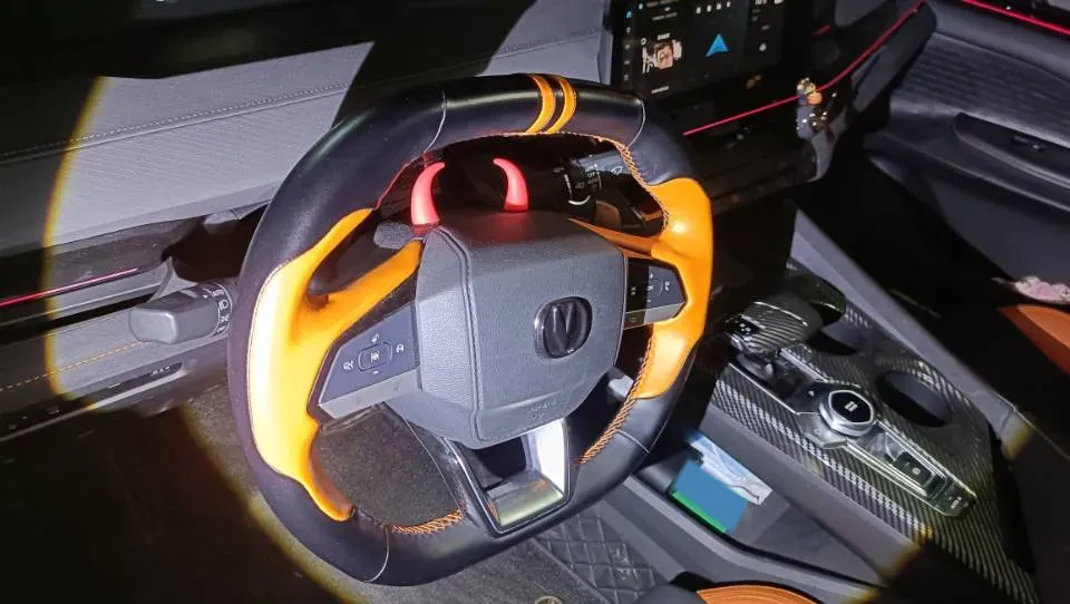 2024 ChangAn UNI-V 1.5T 188HP L4 7DCT,autocango,china used car exporter,china ev exporter,chinese used car exporter,chinese used ev exporter