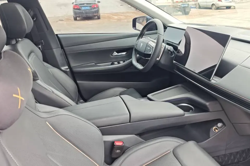 2022 DongFeng Forthing LingZhi EV BEV 68.4KWH,autocango,china used car exporter,china ev exporter,chinese used car exporter,chinese used ev exporter