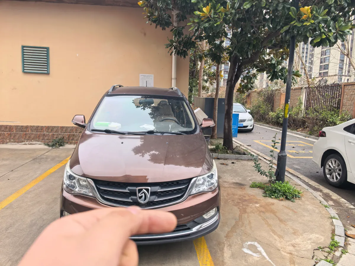 2016 BaoJun 560 1.5T 150HP L4 6MT,autocango,china used car exporter,china ev exporter,chinese used car exporter,chinese used ev exporter