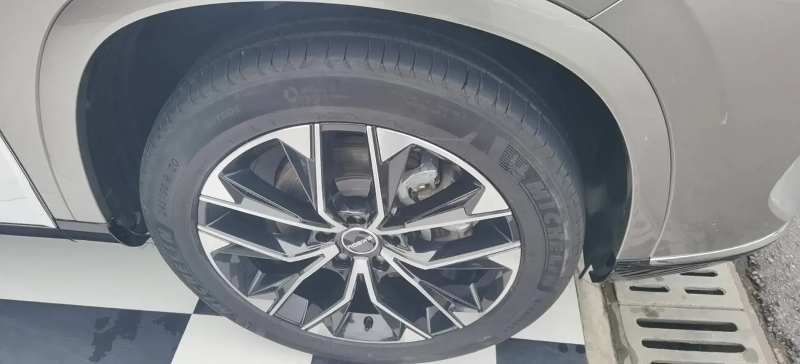 2023 Roewe RX9 2.0T 242HP L4 9AT,autocango,china used car exporter,china ev exporter,chinese used car exporter,chinese used ev exporter