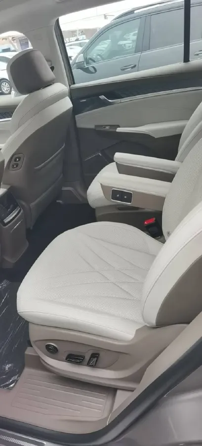 2023 Roewe RX9 2.0T 242HP L4 9AT,autocango,china used car exporter,china ev exporter,chinese used car exporter,chinese used ev exporter