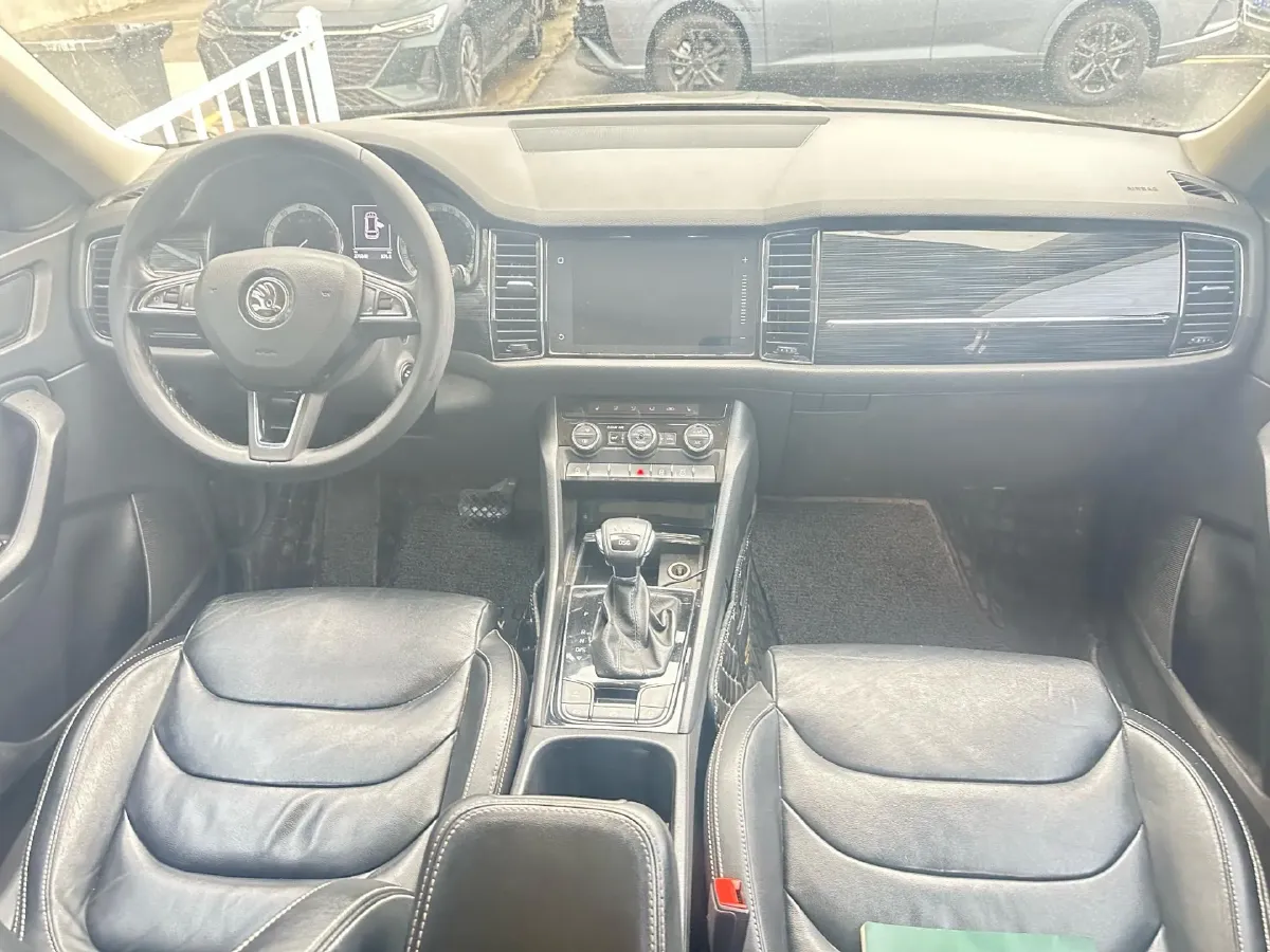 2018 Skoda Kodiak 2.0T 186HP L4 7DCT,autocango,china used car exporter,china ev exporter,chinese used car exporter,chinese used ev exporter