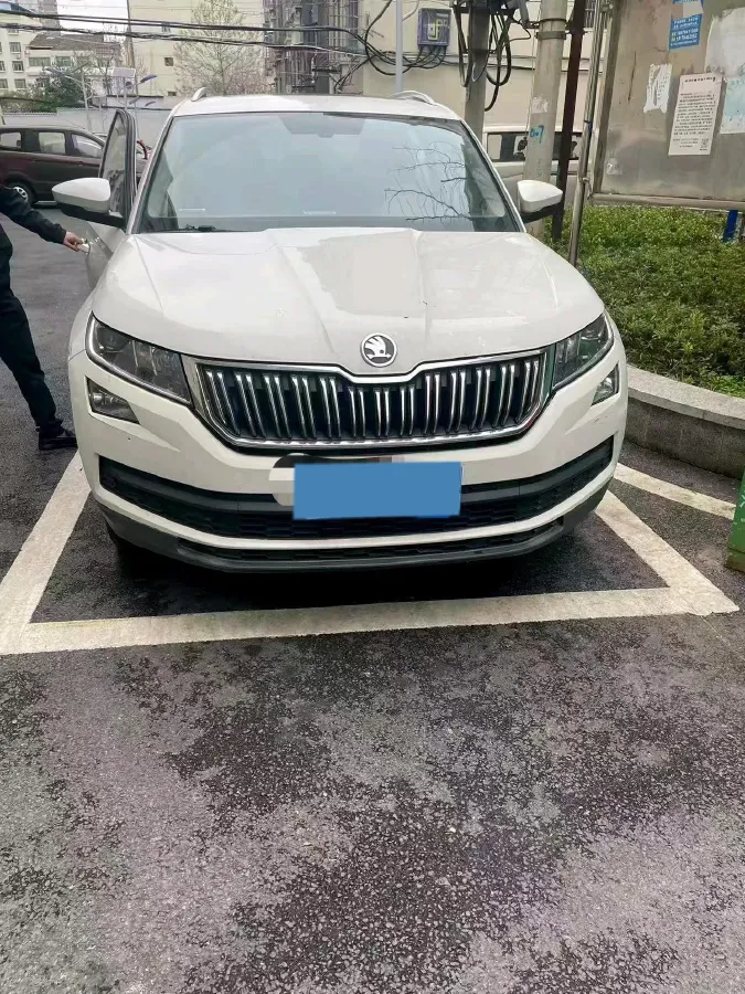 2018 Skoda Kodiak 2.0T 186HP L4 7DCT,autocango,china used car exporter,china ev exporter,chinese used car exporter,chinese used ev exporter