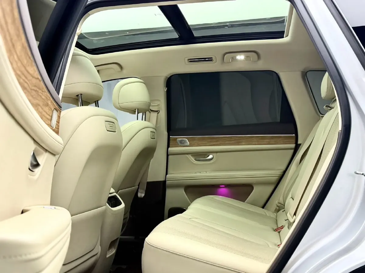 2024 AITO AITO M7 1.5T 152HP L4 REEV 40KWH,autocango,china used car exporter,china ev exporter,chinese used car exporter,chinese used ev exporter