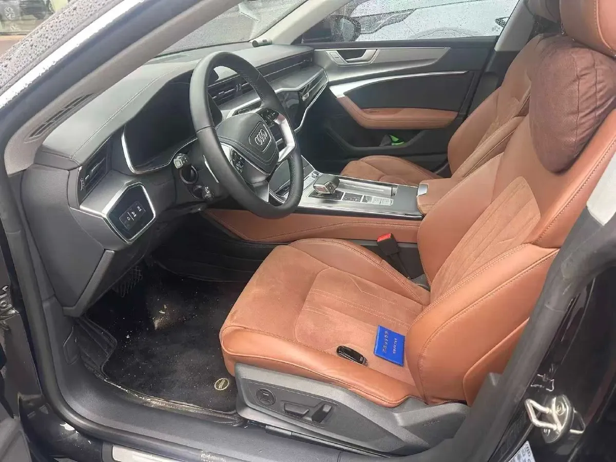 2024 Audi A7L 2.0T 245HP L4 7DCT,autocango,china used car exporter,china ev exporter,chinese used car exporter,chinese used ev exporter