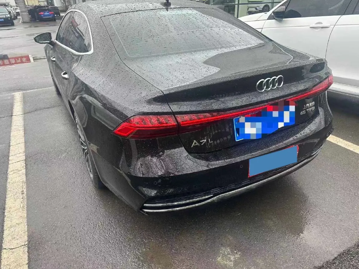 2024 Audi A7L 2.0T 245HP L4 7DCT,autocango,china used car exporter,china ev exporter,chinese used car exporter,chinese used ev exporter