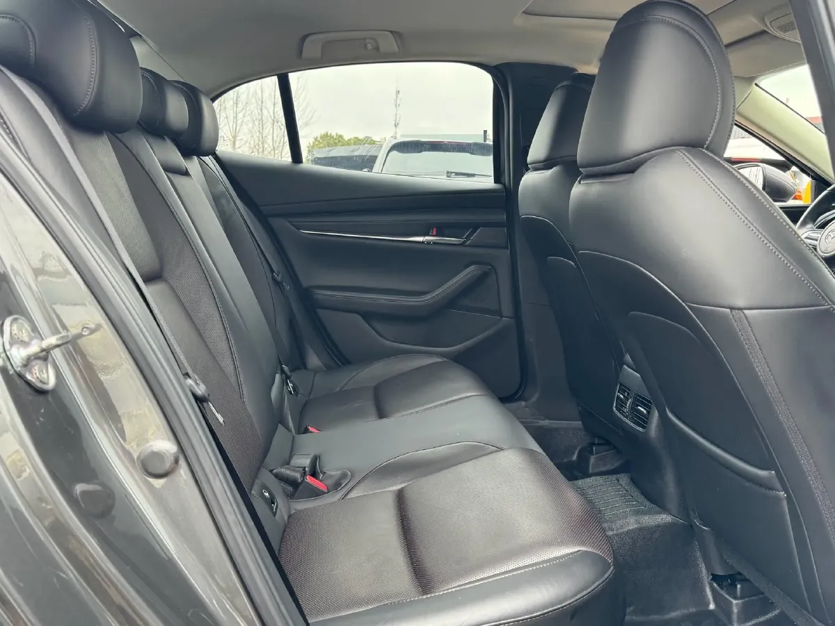 2021 Mazda 3 Axela 2.0L 158HP L4 6AT,autocango,china used car exporter,china ev exporter,chinese used car exporter,chinese used ev exporter