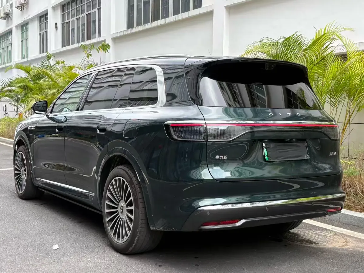 2025 AITO AITO M8 REEV 160HP REEV 53.4KWH,autocango,china used car exporter,china ev exporter,chinese used car exporter,chinese used ev exporter